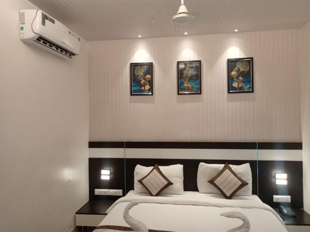 Yuvraj Palace Inn Майсур Экстерьер фото