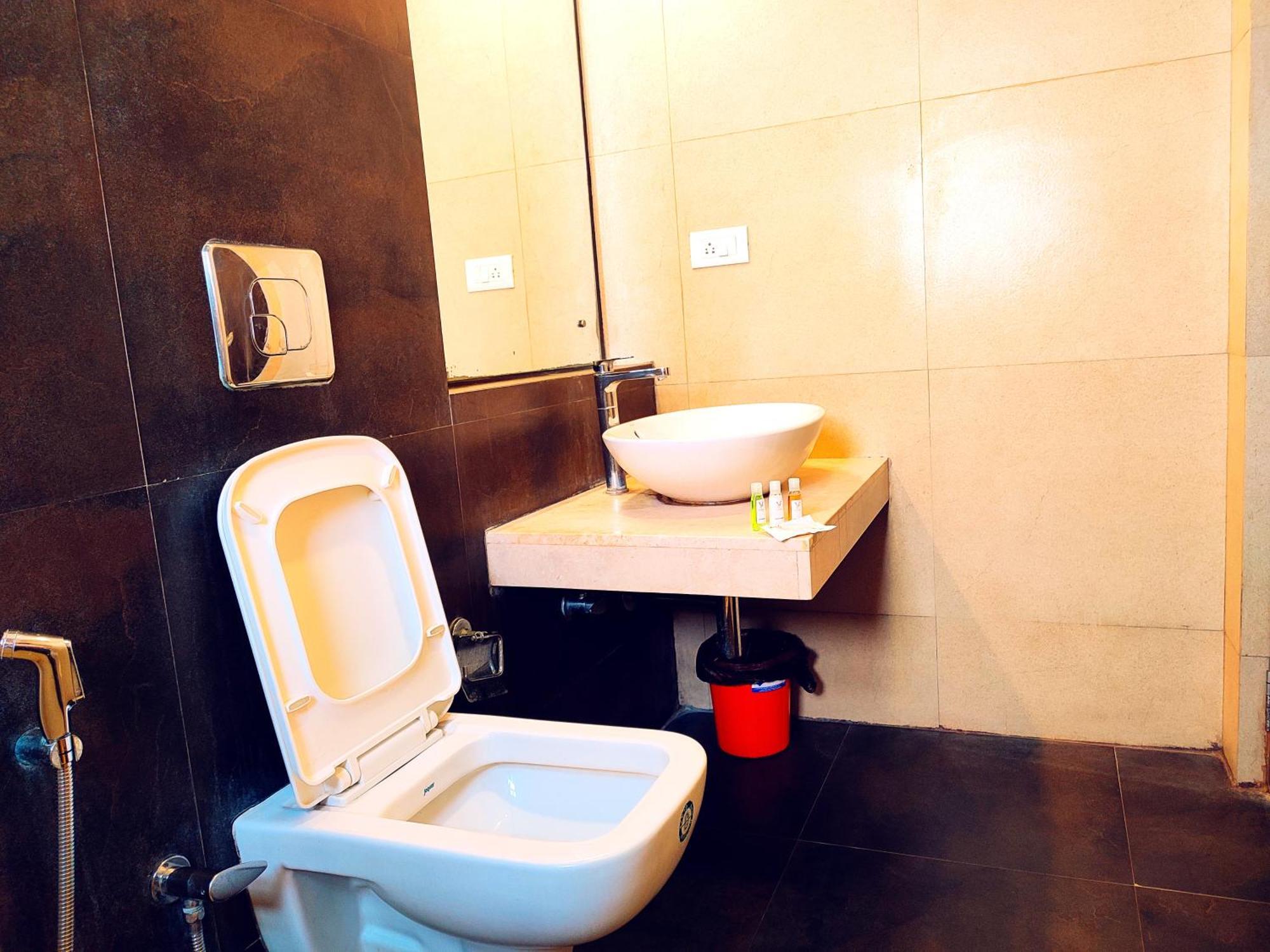 Yuvraj Palace Inn Майсур Экстерьер фото
